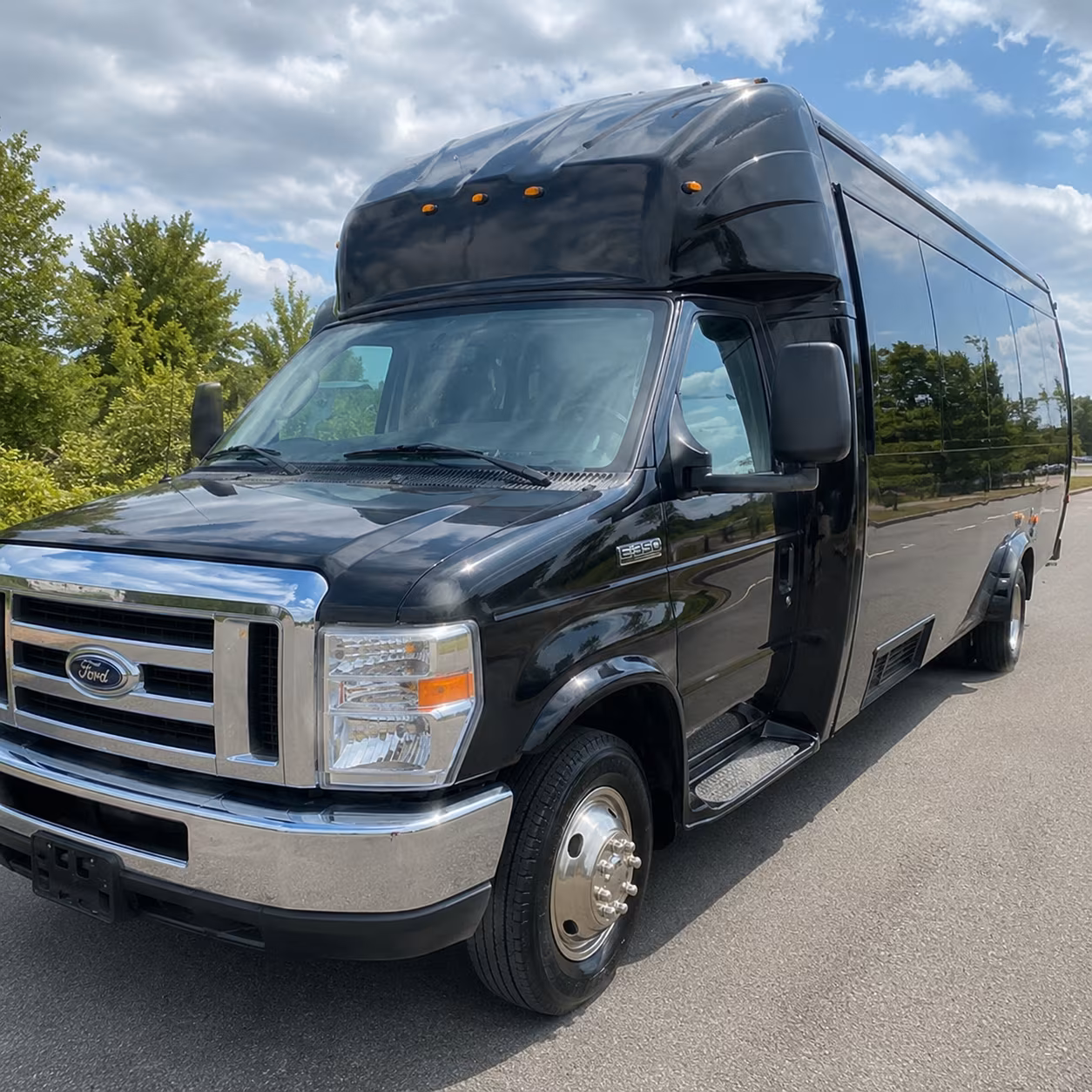 bridal party bus rentals for deltona wedding day arrivals