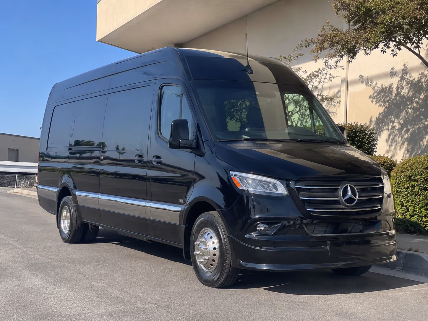 bus rental options for deltona trips