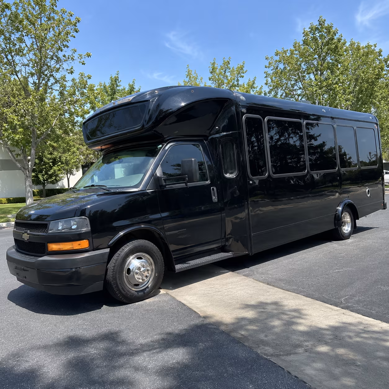 deltona 15 passenger party bus
