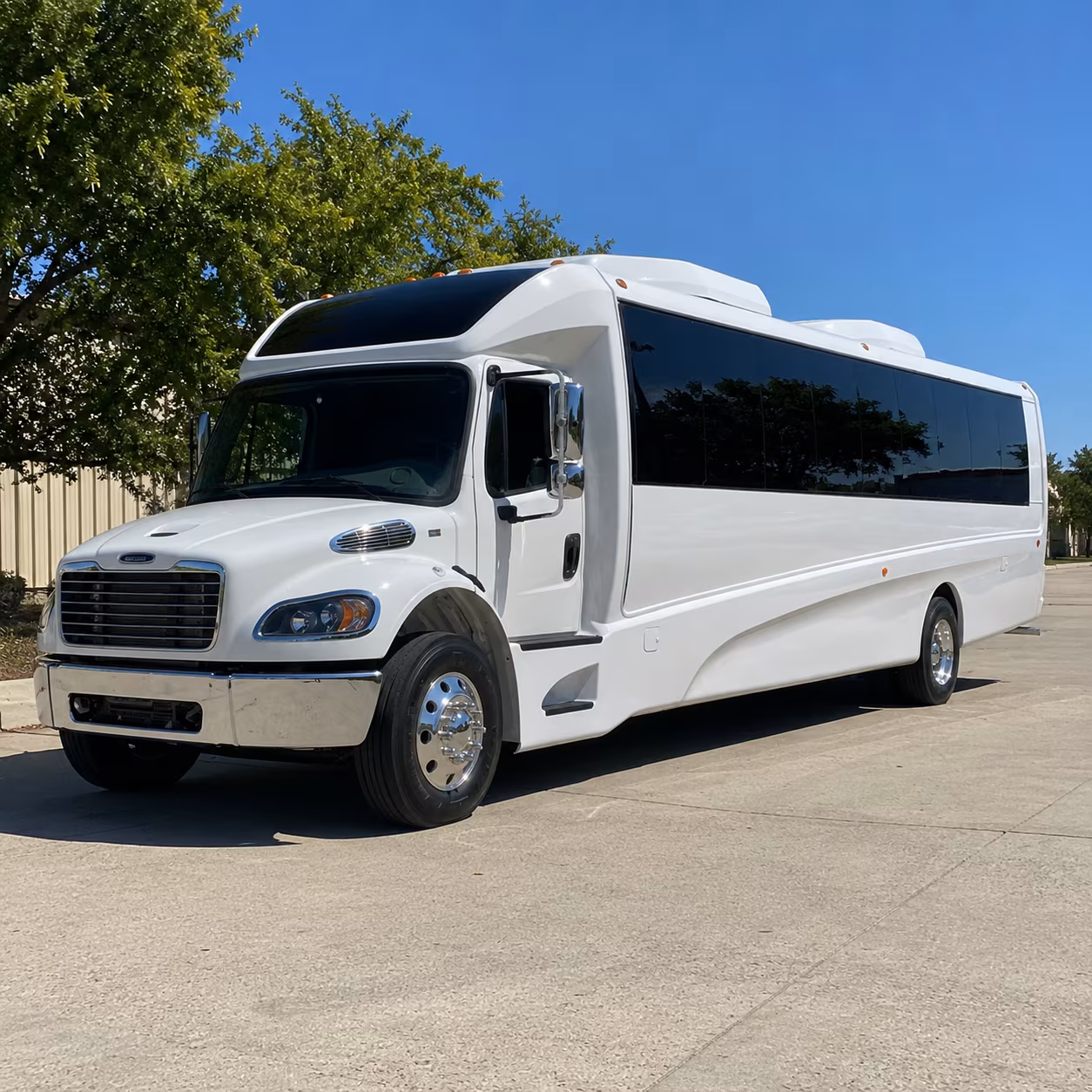 deltona 18 passenger minibus