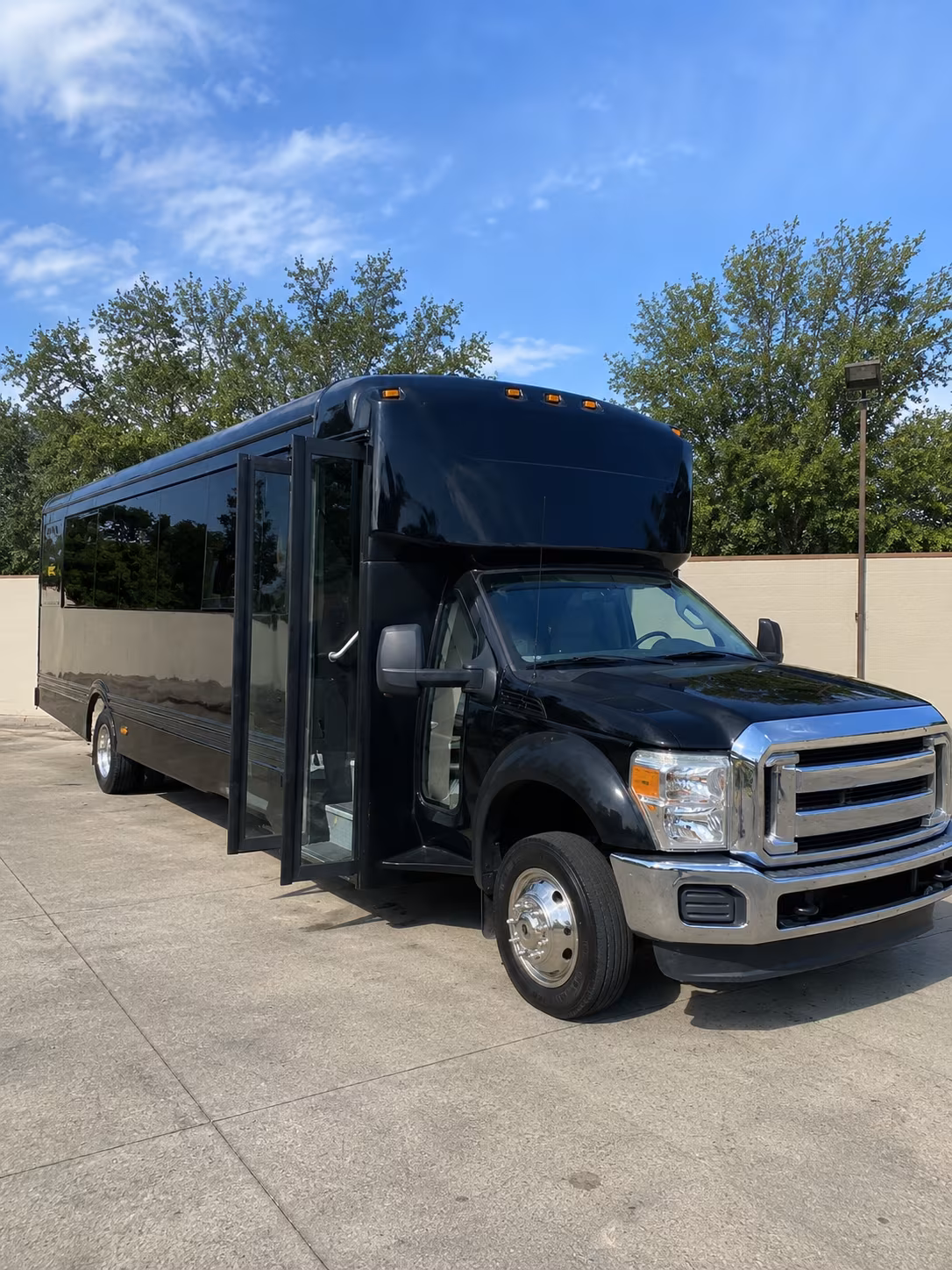 deltona 20 passenger party bus