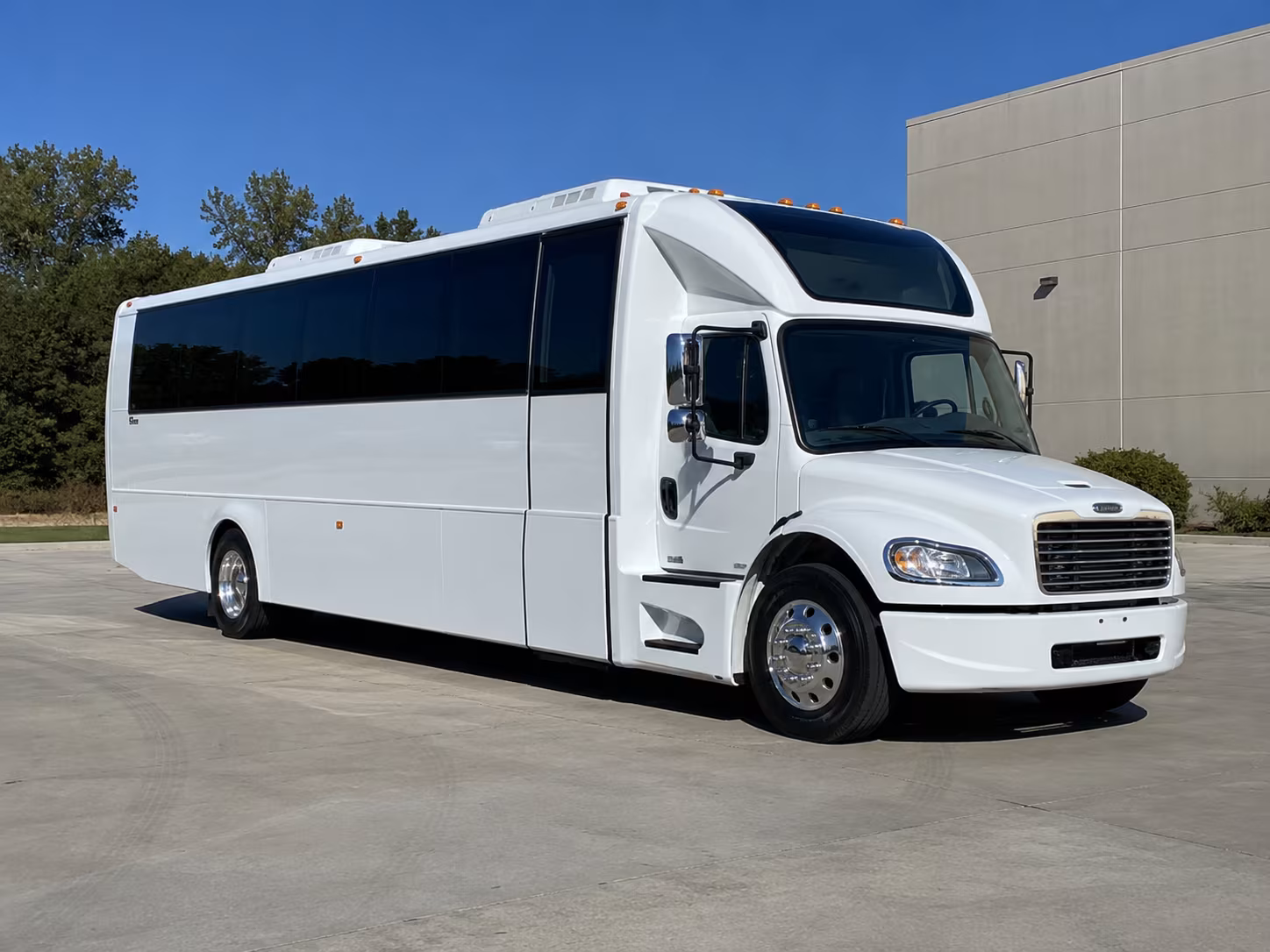 deltona 28 passenger party bus