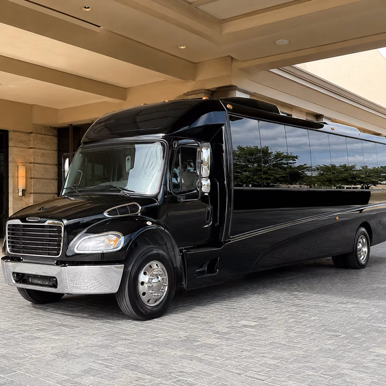 deltona 35 passenger minibus