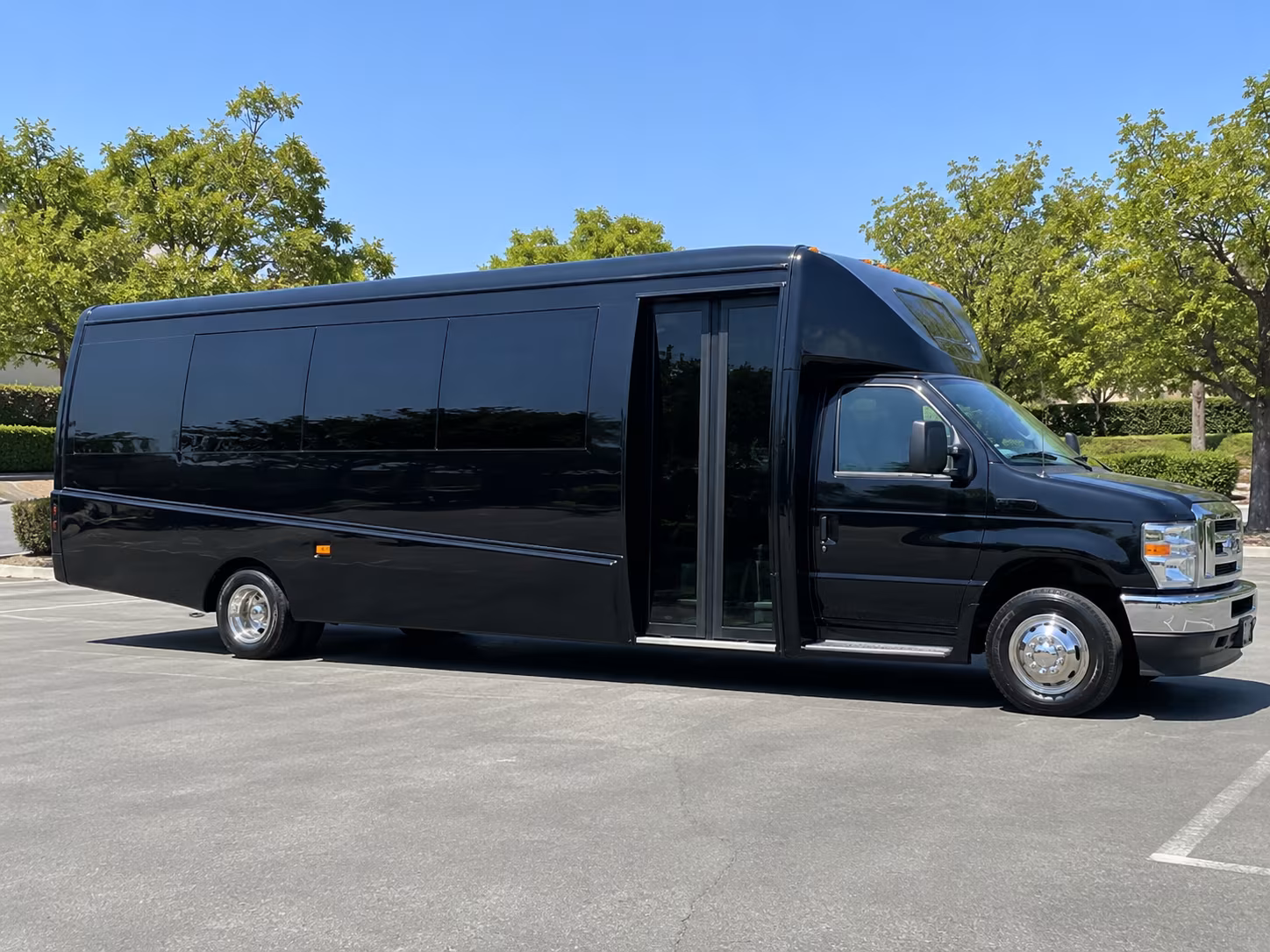 minibuses for smaller deltona prom groups