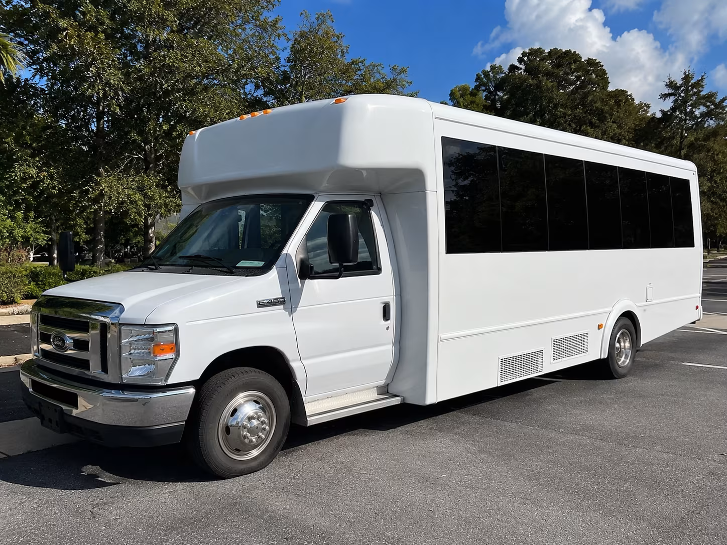rent a birthday party bus in deltona for theme park celebrations