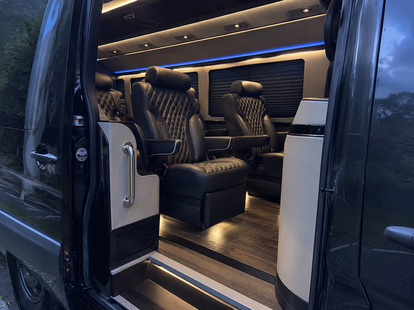 secure transportation for your next airport transfer 4
